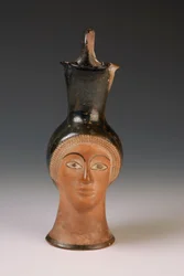 Oinochoe in Form eines Frauenkopfes